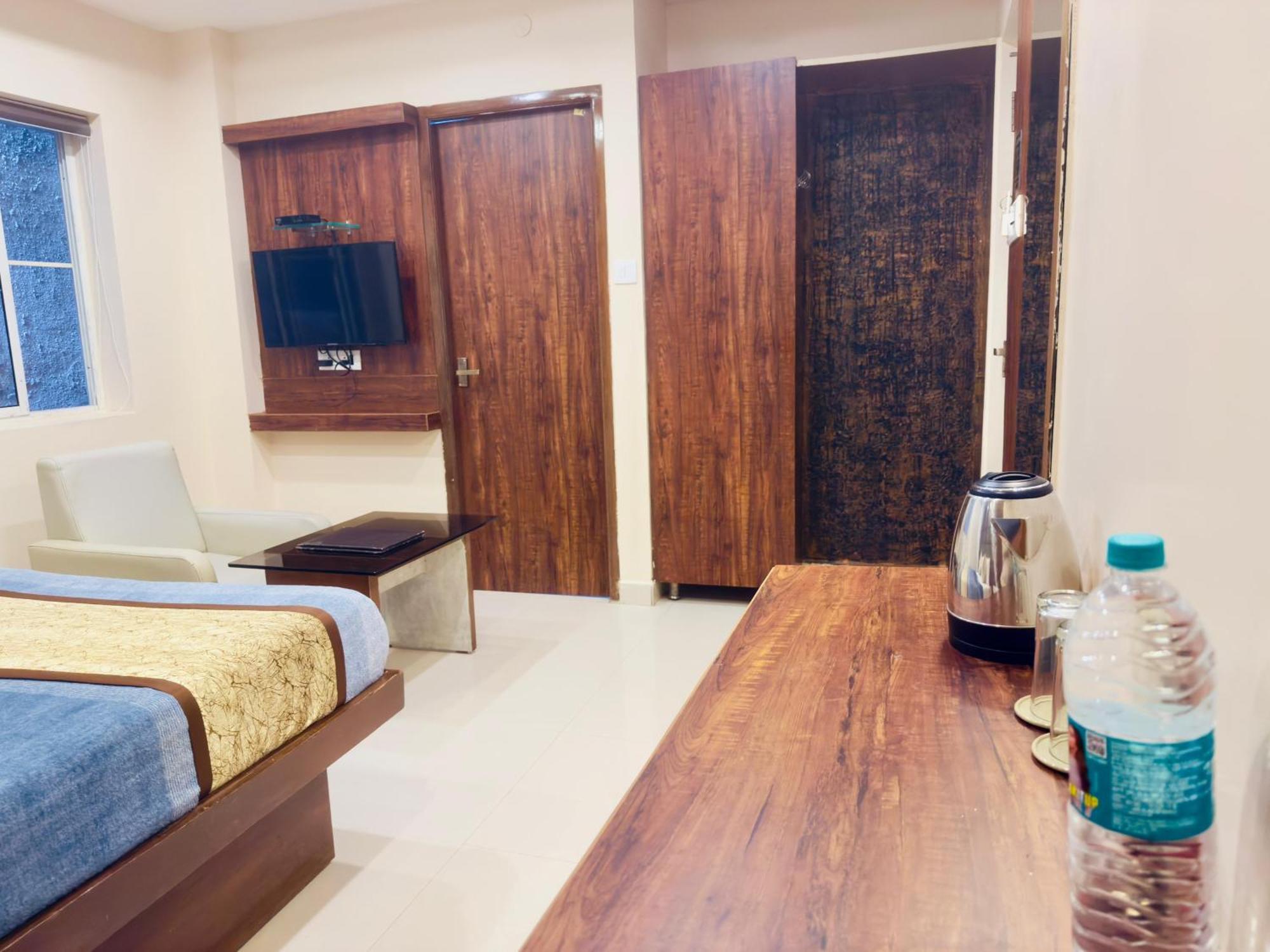 The Hydel Park - Business Class Hotel - Near Central Railway Station Chennai Exterior foto